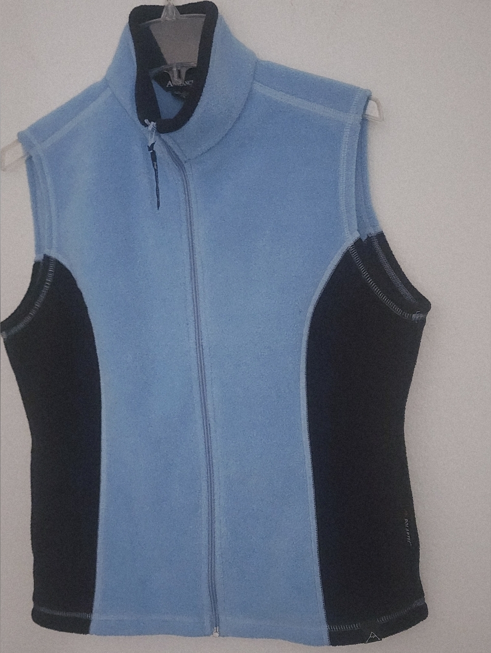 Avalanche Women's Full Zip Blue & Black Polartec Outdoor Vest w/Pockets Sz L
